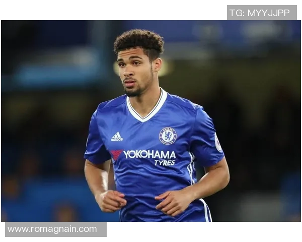 哈维西蒙斯的崛起之路：从青训天才到足球场上的新星